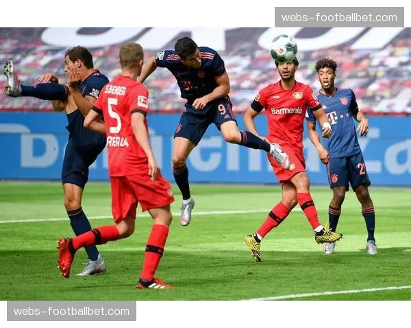 战术复盘:拜仁如何利用定位球战术打破勒沃库森铁桶阵 战术复盘:拜仁如何利用定位球战术打破勒沃库森铁桶阵